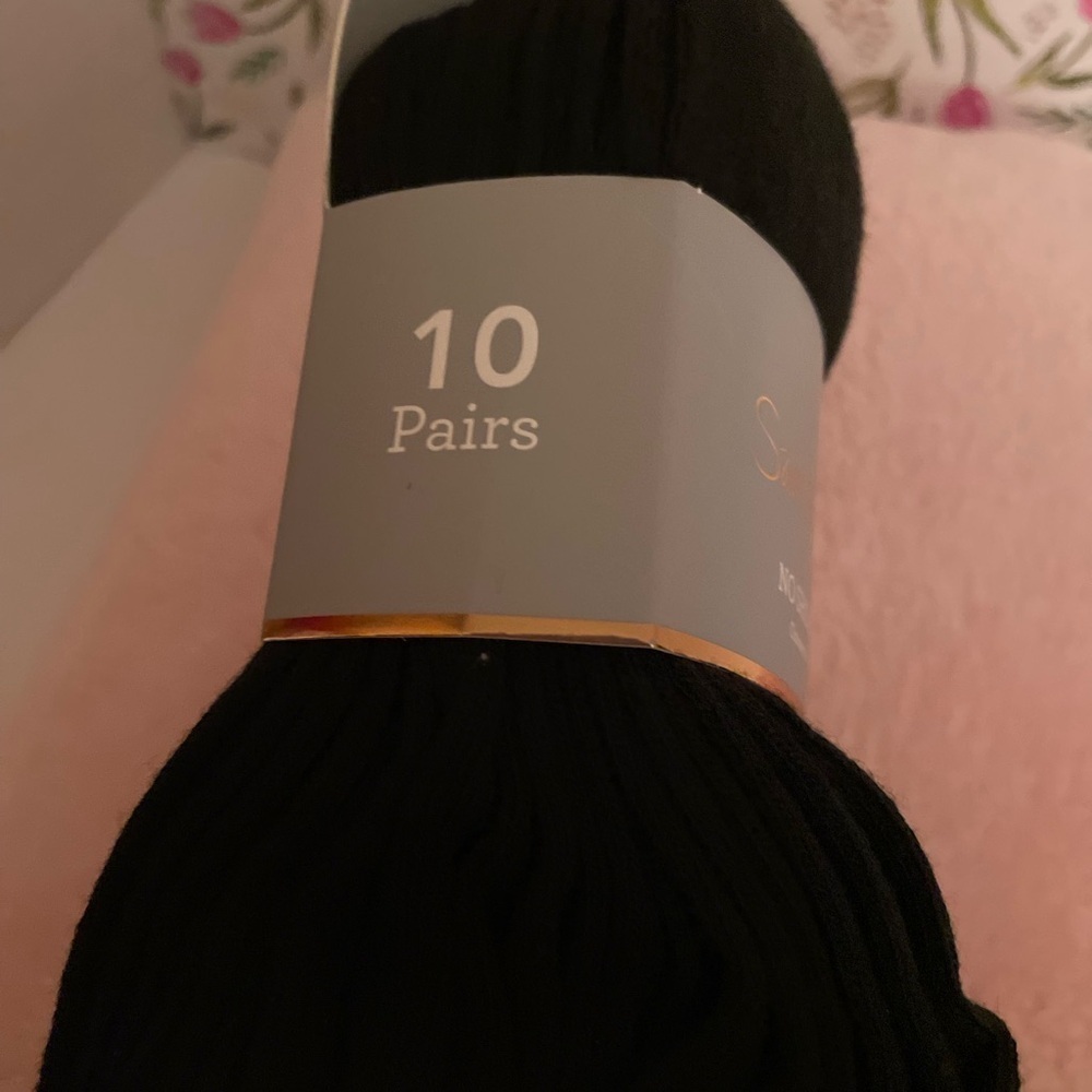 Sam and Olivia 10pair no show black socks shoe size 4-10. Polyester & spandex - Picture 3 of 4